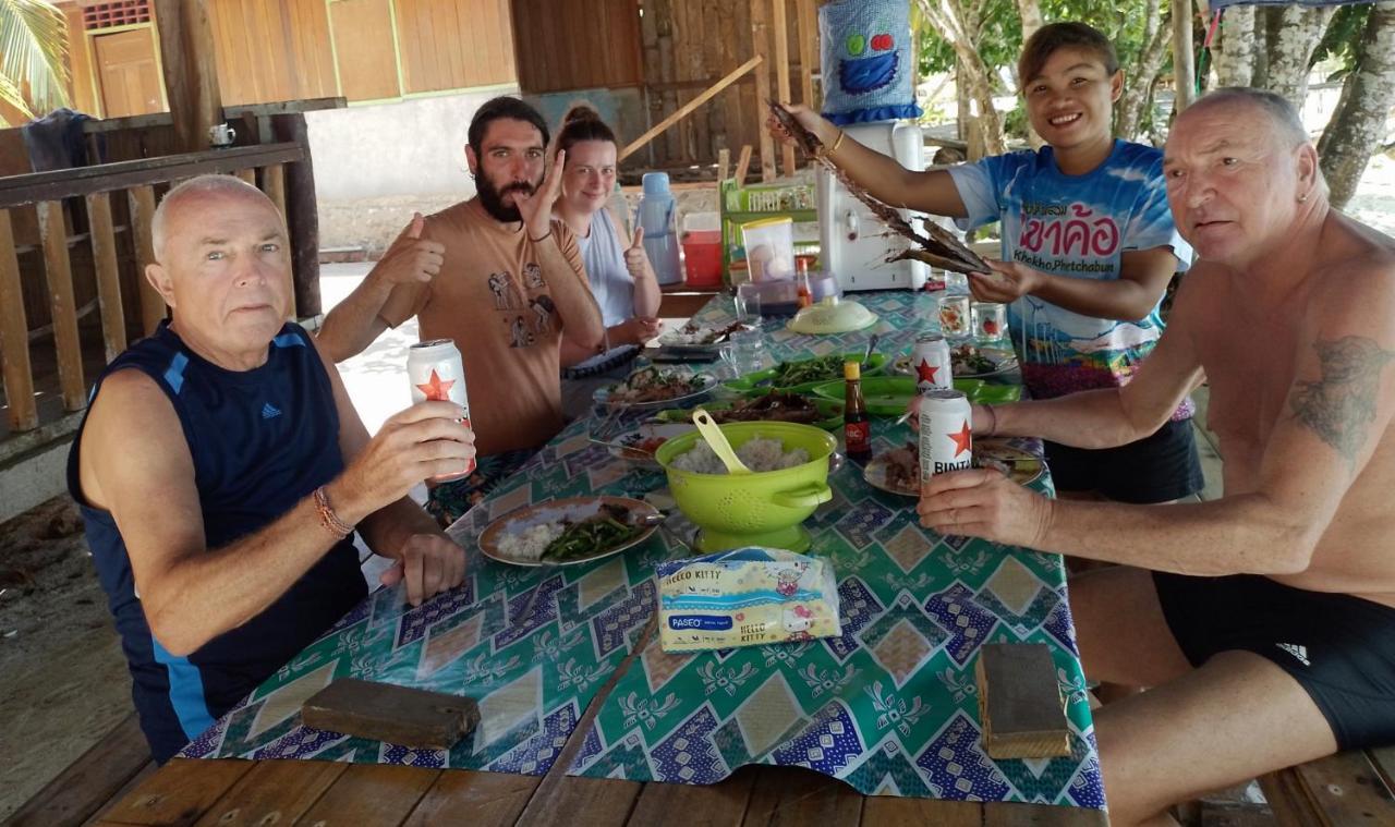 Mambetron Homestay Raja Ampat Pulau Mansuar Esterno foto