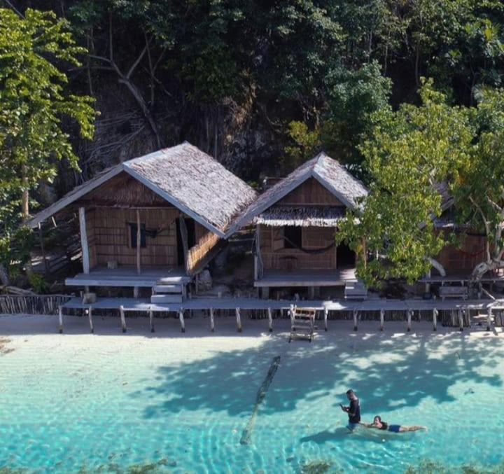 Mambetron Homestay Raja Ampat Pulau Mansuar Esterno foto