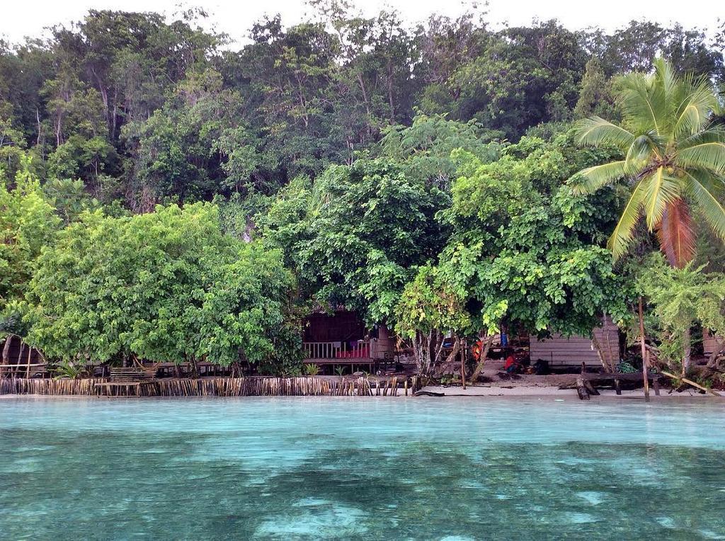 Mambetron Homestay Raja Ampat Pulau Mansuar Esterno foto