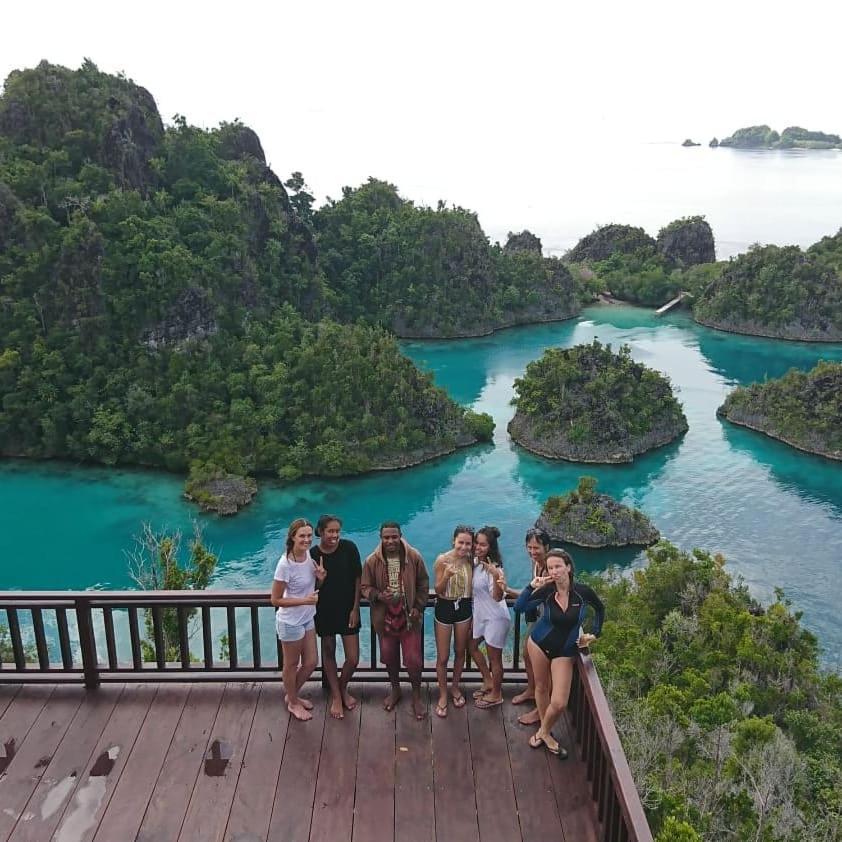 Mambetron Homestay Raja Ampat Pulau Mansuar Esterno foto