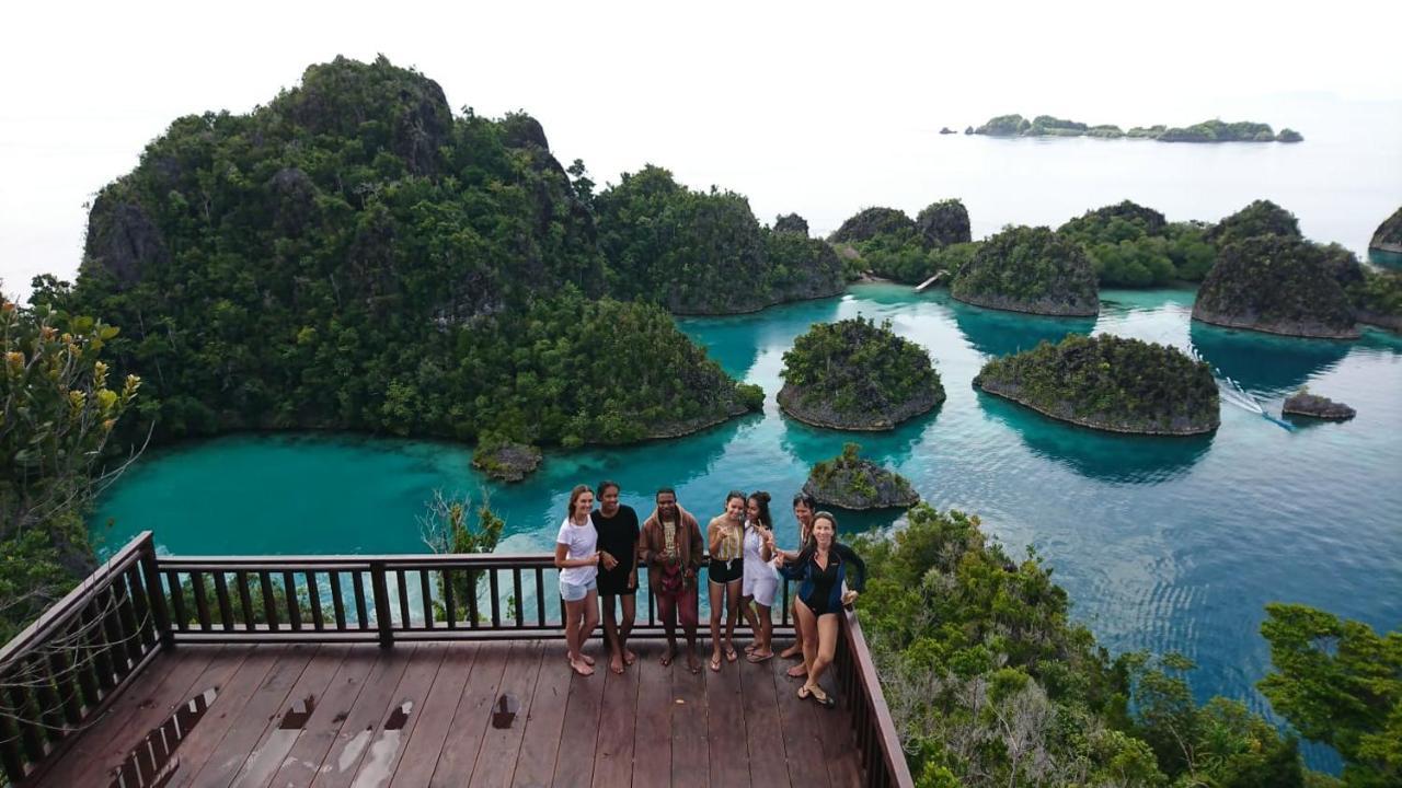 Mambetron Homestay Raja Ampat Pulau Mansuar Esterno foto